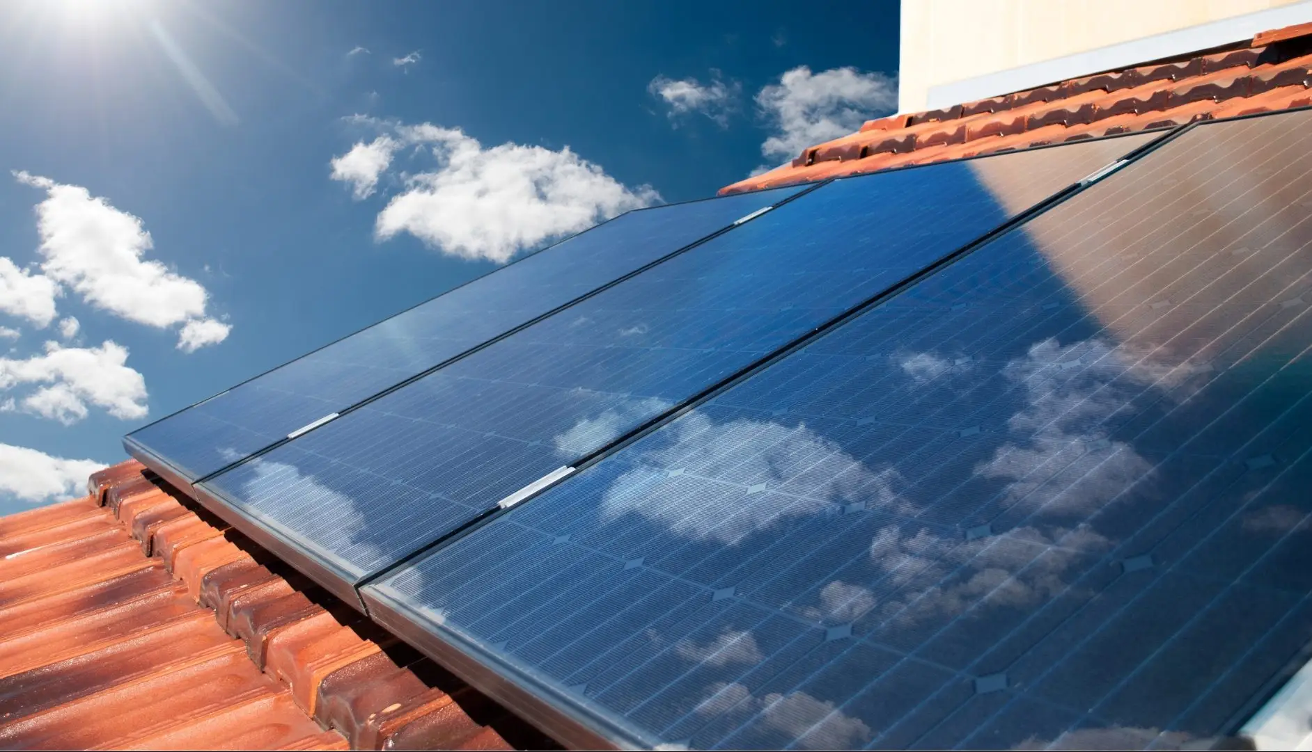 Ener Energia a vita Ecobonus fotovoltaico 2024: detrazioni per pannelli solari