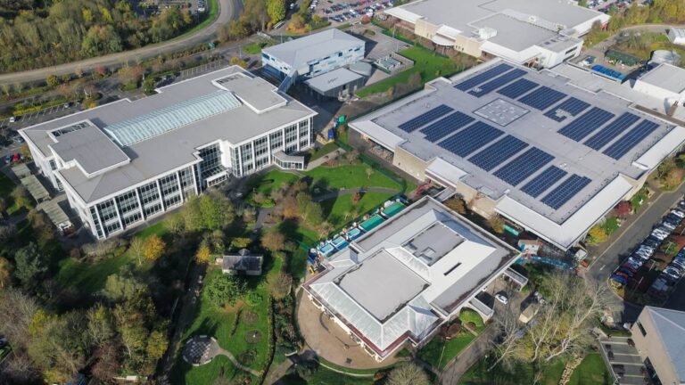 Impianto fotovoltaico aziendale, vantaggi e incentivi